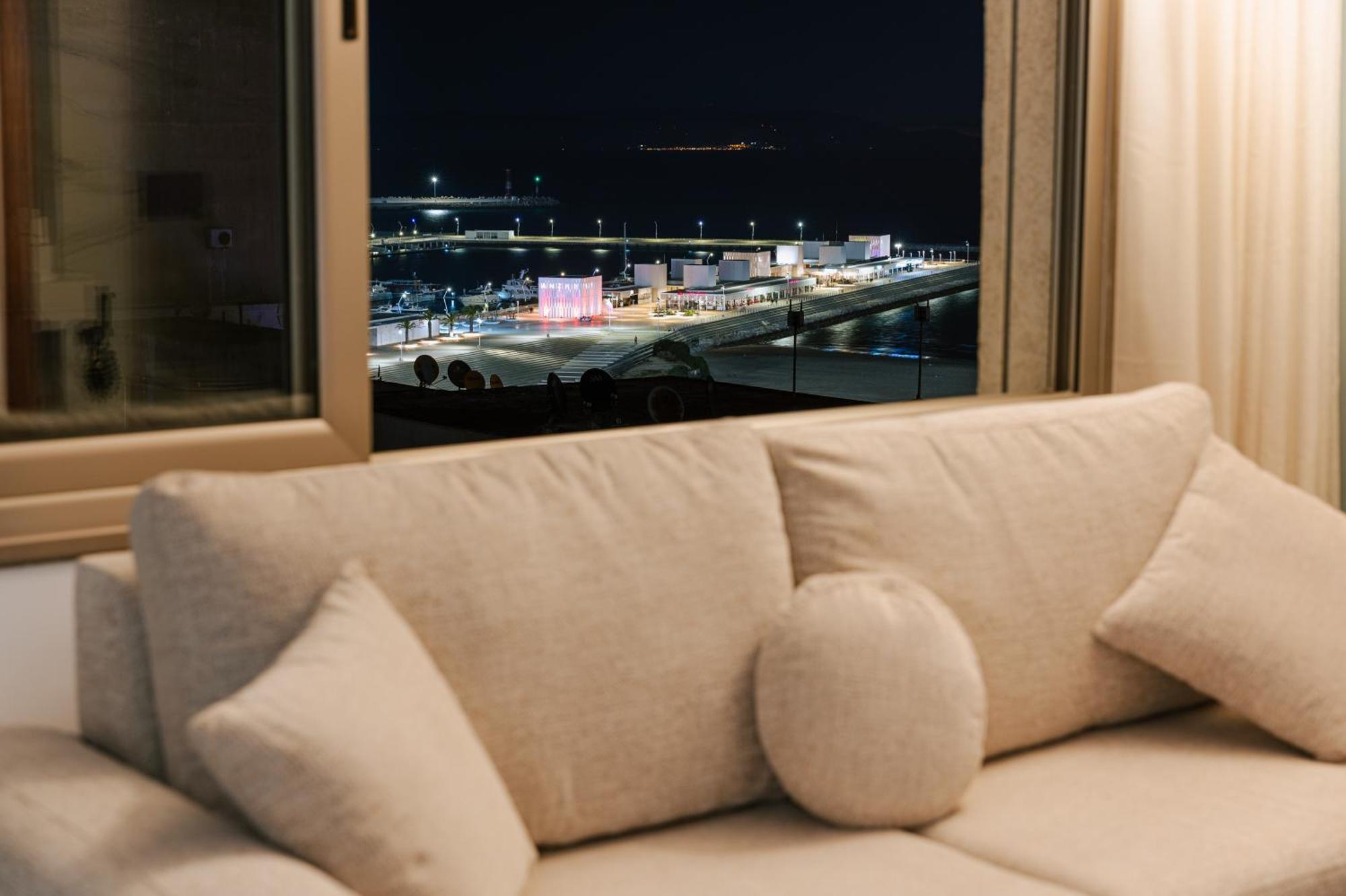 Apartment Marina View Luxurious Retreat With Stunning Ocean Views 1 Double Bedroom, 1 Convertible Couch Tangier