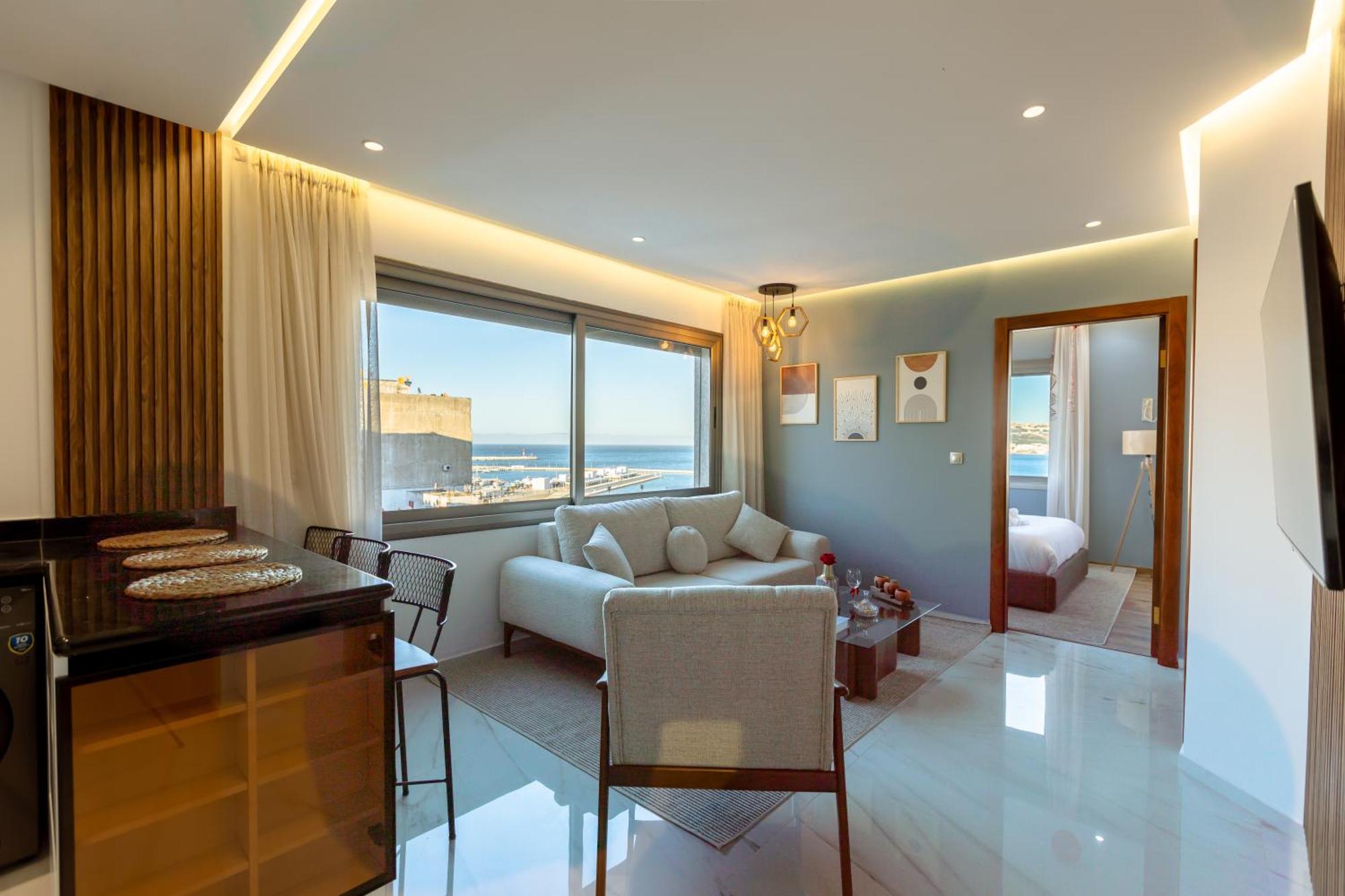 Marina View Luxurious Retreat With Stunning Ocean Views 1 Double Bedroom, 1 Convertible Couch Apartment Tangier