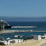 Marina View Residence Luxurious Studio Retreat With Stunning Ocean Views 1 Double Bedroom, 1 Convertible Couch